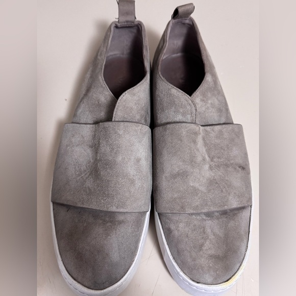 VINCE Women's Slip on Sneakers - Picture 10 of 11